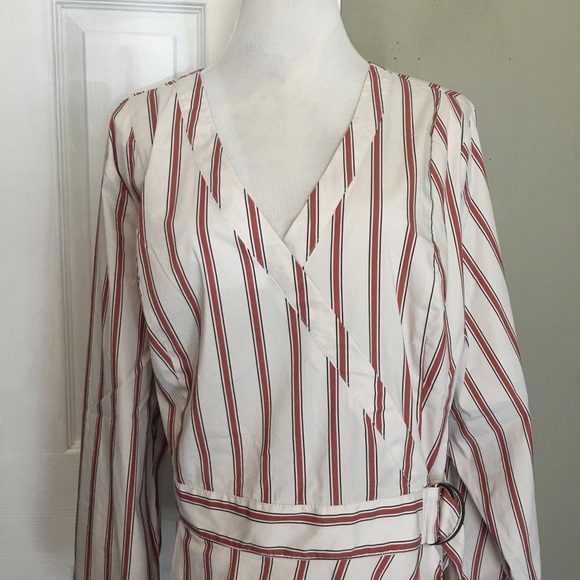 Lane Bryant Cream Wrap Blouse with V-Neck and Fitted Style - Picture 2 of 11